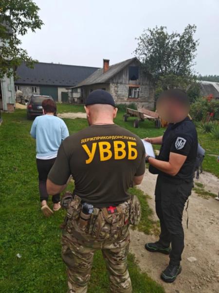 У пункті пропуску «Угринів» викрили військовослужбовців, які сприяли незаконному виїзду за кордон понад 80 чоловіків9