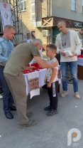 У Шептицькому дітям загиблих захисників та захисниць вручили пам’ятні кулони «Батьківське серце»15