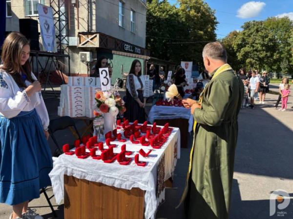 У Шептицькому дітям загиблих захисників та захисниць вручили пам’ятні кулони «Батьківське серце»2