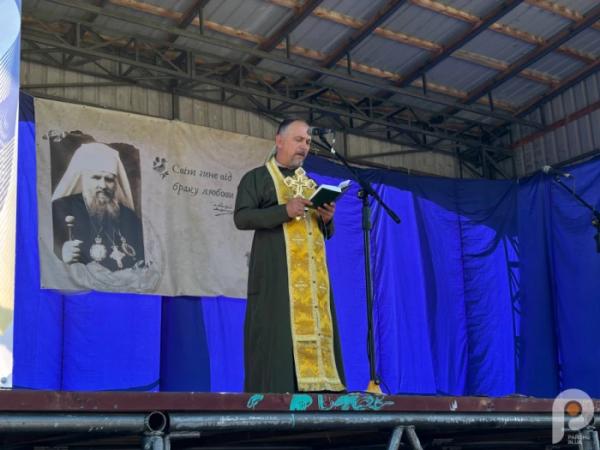 У Шептицькому дітям загиблих захисників та захисниць вручили пам’ятні кулони «Батьківське серце»1