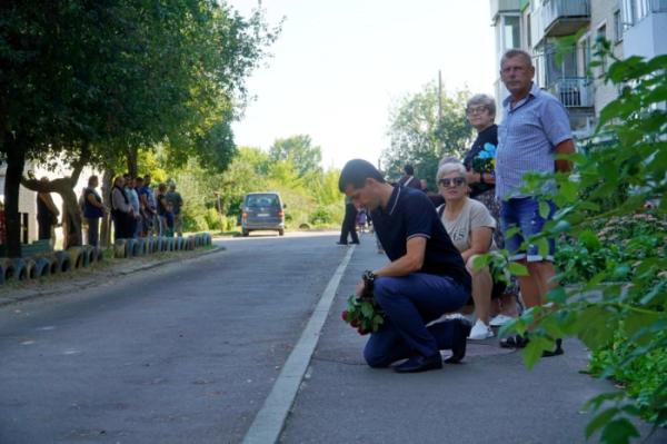 У Володимирі попрощалися із захисником Максимом Романюком4