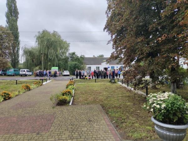 У Залісцях відкрили Алею слави та пам'яті на честь трьох полеглих земляків11