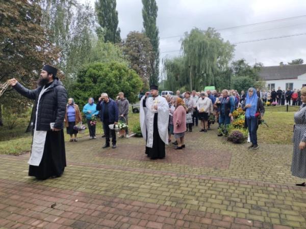 У Залісцях відкрили Алею слави та пам'яті на честь трьох полеглих земляків7