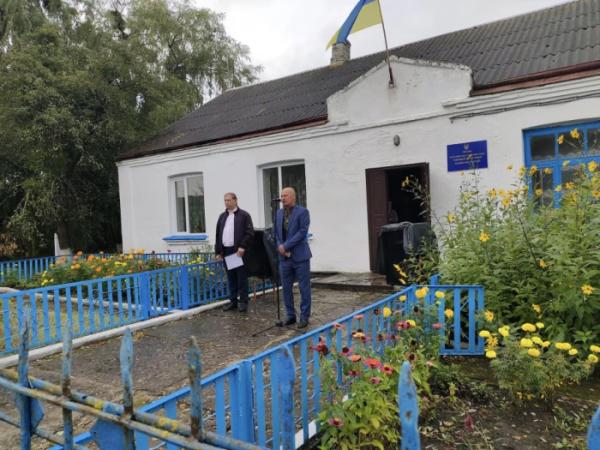 У Залісцях відкрили Алею слави та пам'яті на честь трьох полеглих земляків15