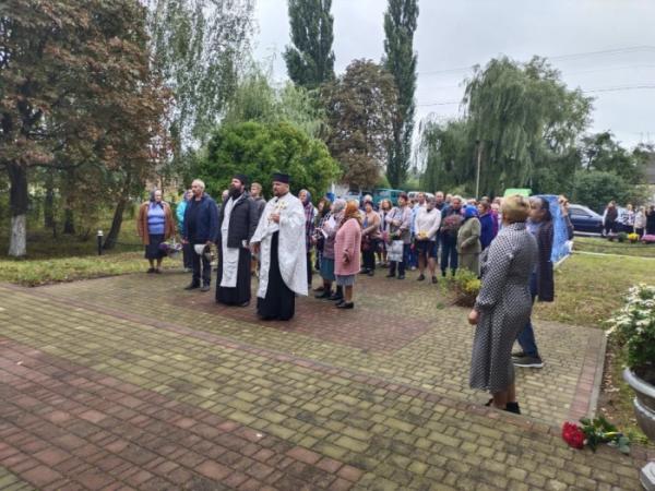У Залісцях відкрили Алею слави та пам'яті на честь трьох полеглих земляків8