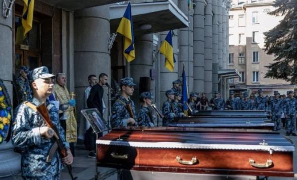 В Одесі попрощалися з курсантами Інституту ВМС, загиблими від удару дрона біля Вилкового1