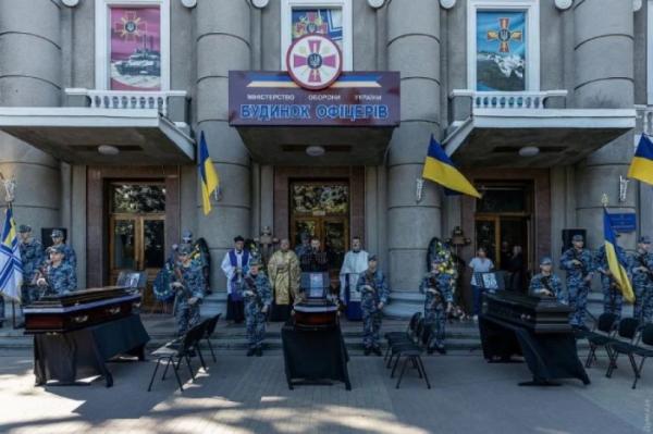 В Одесі попрощалися з курсантами Інституту ВМС, загиблими від удару дрона біля Вилкового2