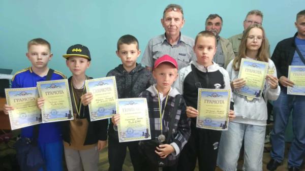 В Острозі до Дня фізичної культури і спорту провели шаховий турнір8