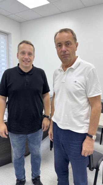 Волонтер з Нідерландів передав лікарні у Шептицькому ліжка та матраци3