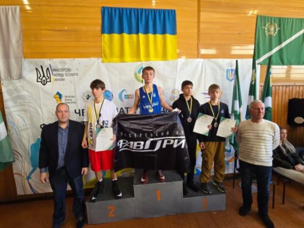 Боксери з Луцька, Любомля та Володимира відзмагалися на чемпіонаті ФСТ «Колос», здобувши чотири медалі3