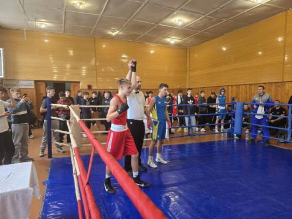 Боксери з Луцька, Любомля та Володимира відзмагалися на чемпіонаті ФСТ «Колос», здобувши чотири медалі1