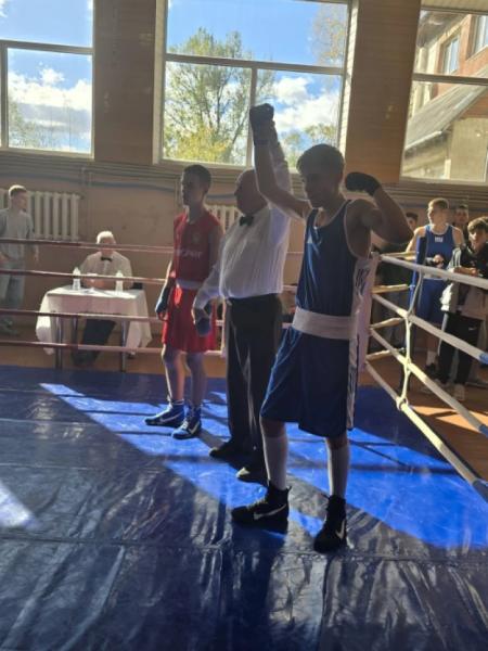 Боксери з Луцька, Любомля та Володимира відзмагалися на чемпіонаті ФСТ «Колос», здобувши чотири медалі4
