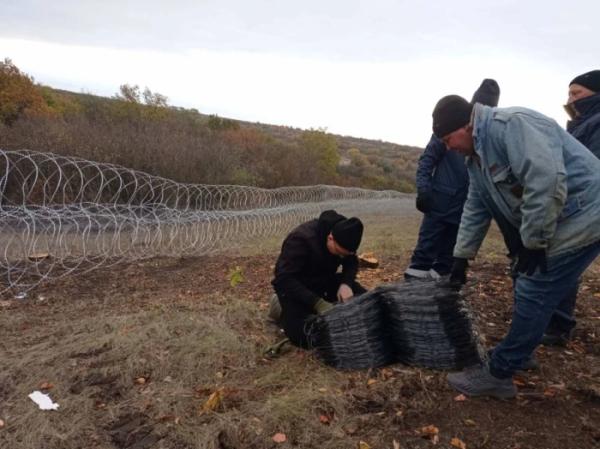 Дубенська громада допомагає  облаштовувати оборонні укріплення на Донеччині11