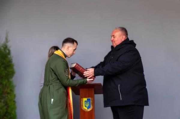 Дубенське Євангеліє духовно підтримуватиме захисників України4