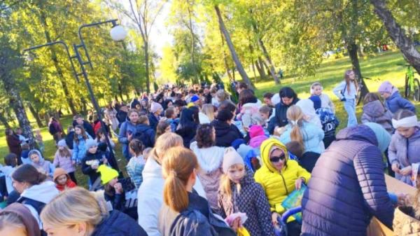 На благодійному ярмарку у Турійську зібрали понад 76 тисяч для ЗСУ14