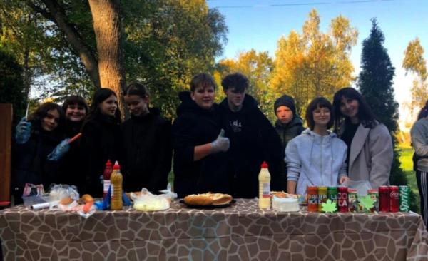 На благодійному ярмарку у Турійську зібрали понад 76 тисяч для ЗСУ30