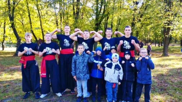 На благодійному ярмарку у Турійську зібрали понад 76 тисяч для ЗСУ27