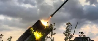 На Миколаївщині ворог атакував дронами та артилерією три громади: пошкоджено будинок та лінія електромережі