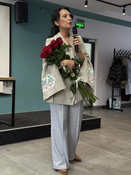 На відкритті Центру креативних індустрій у Рівному представили колекцію вишитих книг5