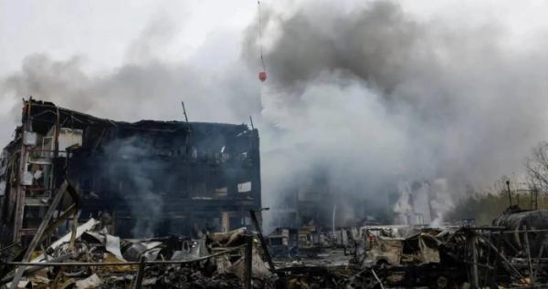 Російські окупанти під час обстрілу знищили у Києві склад великого дистриб'ютора ліків Російські окупанти під час обстрілу знищили у Києві склад великого дистриб'ютора ліків