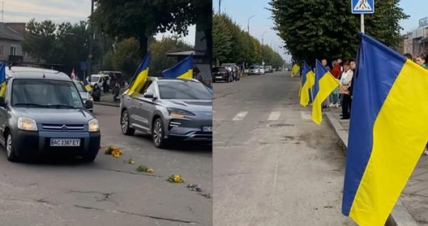 Зустріч траурного кортежу / скріншот з відео
