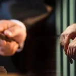 Суд відправив під варту чоловіка, який у Вараші поранив поліцейського