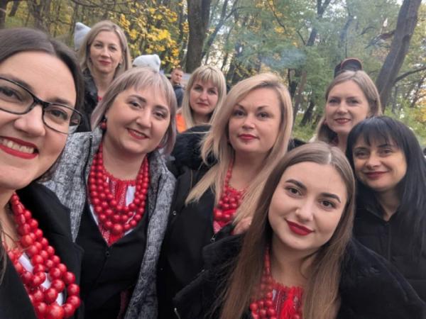 Тараканівські колективи  представили мистецькі візерунки на колоритному святі у  Березнівській громаді4