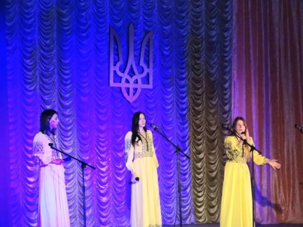 У День захисників і захисниць України у Турійську рідним вручили посмертні нагороди25