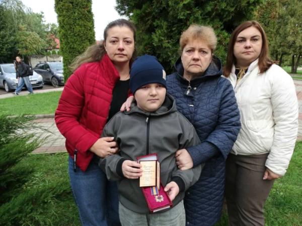 У День захисників і захисниць України у Турійську рідним вручили посмертні нагороди14