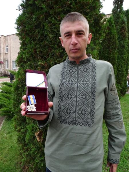 У День захисників і захисниць України у Турійську рідним вручили посмертні нагороди12