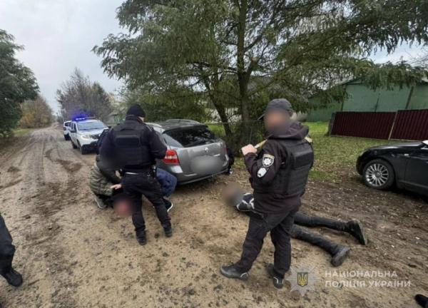 У Камінь-Каширському районі на гарячому затримали переправника та ухилянта1