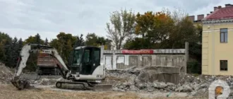 У Ковелі відбувається демонтаж старого фонтану