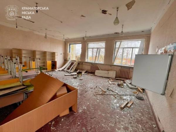 У Краматорську обстрілом пошкодили школу імені Героя України Степана Чубенка1