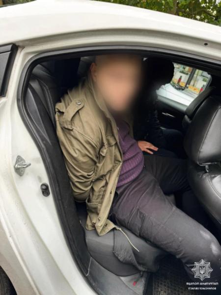 У Луцьку п'яний чоловік кричав і лаявся у соборі1