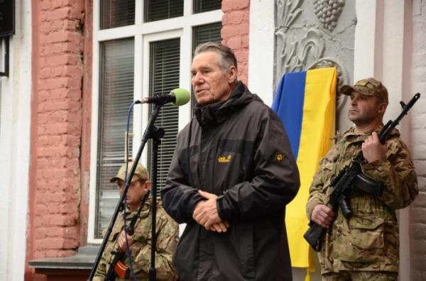 У Рівному відкрили меморіальну дошку захиснику України Богдану Гордійчуку6