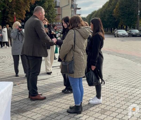 У Шептицькому рідним захисників вручили державні нагороди18