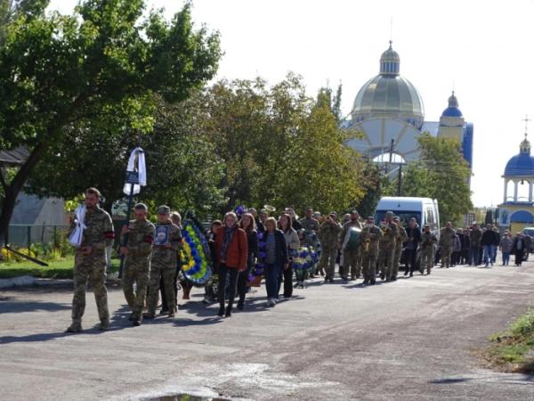 У Турійську попрощалися із захисником Михайлом Ткачуком15