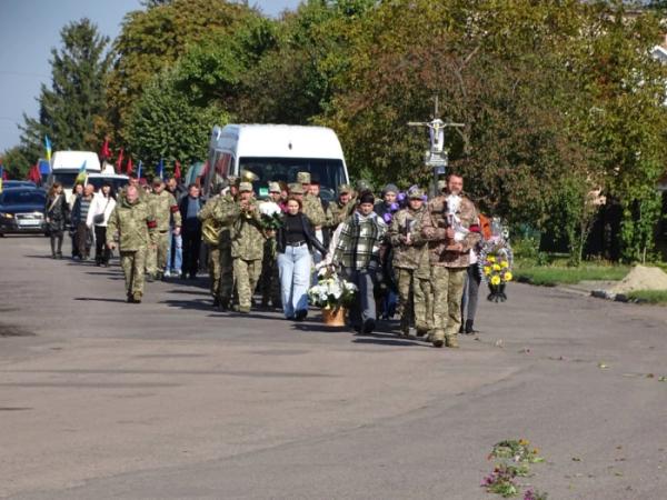 У Турійську попрощалися із захисником Михайлом Ткачуком5