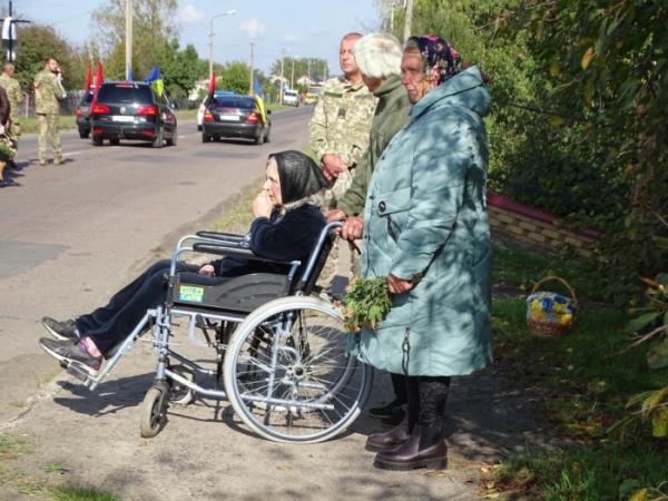У Турійську попрощалися із захисником Михайлом Ткачуком19