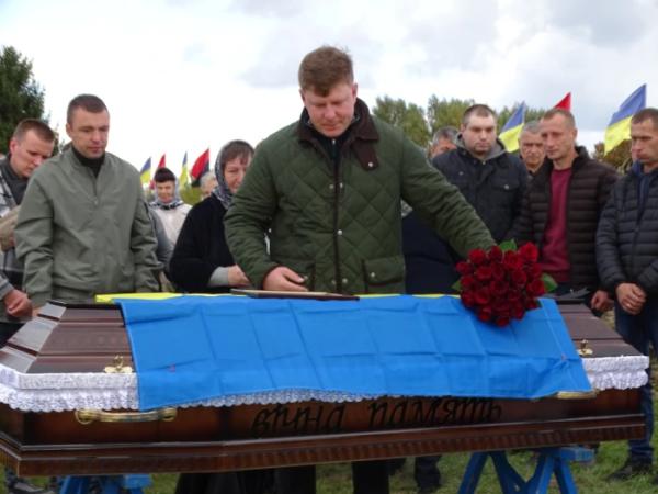 У Турійську попрощалися із захисником Михайлом Ткачуком27