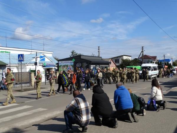 У Турійську попрощалися із захисником Михайлом Ткачуком14