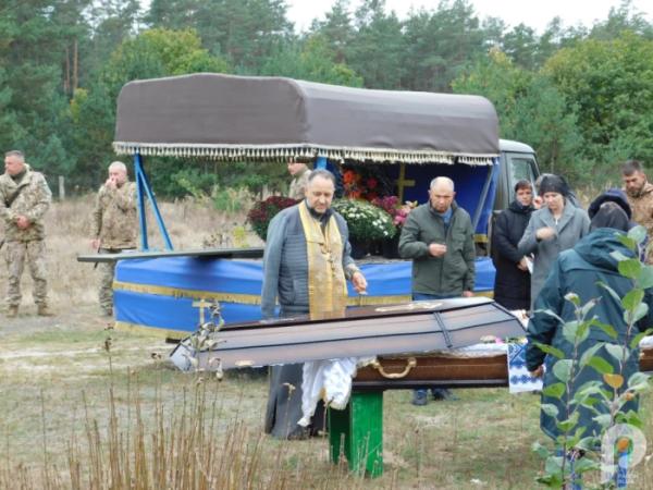 У Вичівці в останню путь провели молодшого сержанта Романа Улітка15