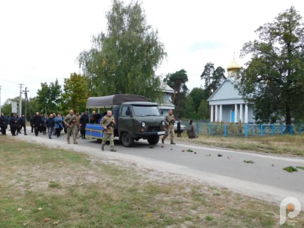 У Вичівці в останню путь провели молодшого сержанта Романа Улітка13