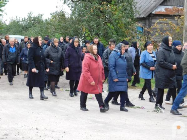 У Вичівці в останню путь провели молодшого сержанта Романа Улітка9