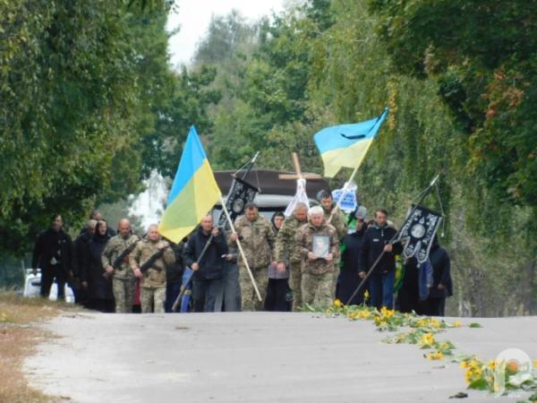 У Вичівці в останню путь провели молодшого сержанта Романа Улітка10