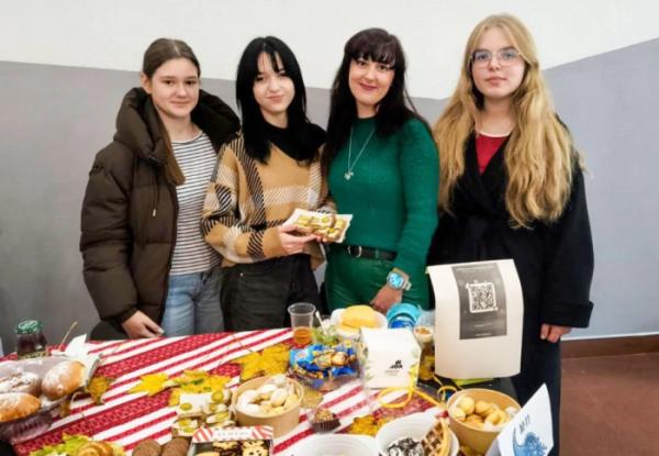 У Волинському медінституті організували благодійний ярмарок задля збору коштів для бойового медика30