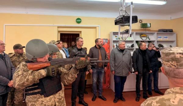 У Володимирському педколеджі запрацював сучасний навчальний осередок «Захист України»14
