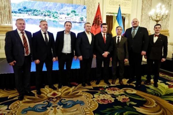 Дубенщина привітала Албанію із 113-ю річницею Незалежності1