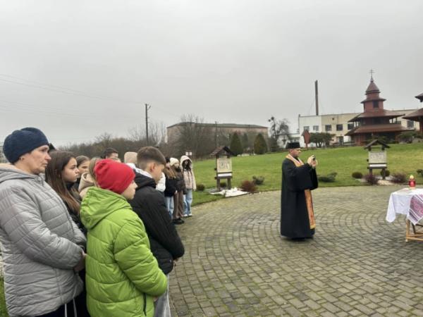Дубенські ліцеїсти об’єдналася у спомині про жертв Голодомору2