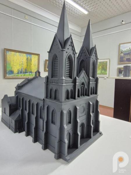 Історія на дотик: у Рівному презентували тактильну історичну карту міста 1920-1930-х років15